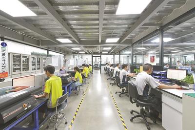 從“熄燈工廠”到“燈塔工廠” 解碼模具企業(yè)的“數(shù)智”轉(zhuǎn)型之路